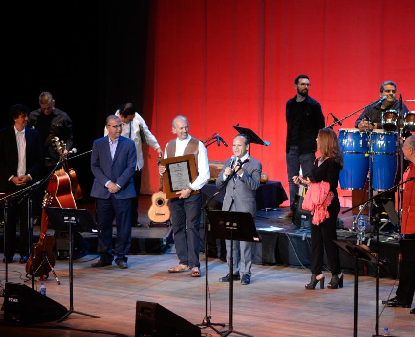 Se realizó con éxito el concierto de Paco Padilla a beneficio de la Unidad de Atención a Niños con Quemaduras Graves del HCG