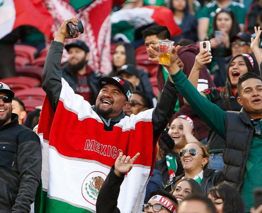 Liberador, pero homofóbico, el famoso grito de aficionados mexicanos en el futbol