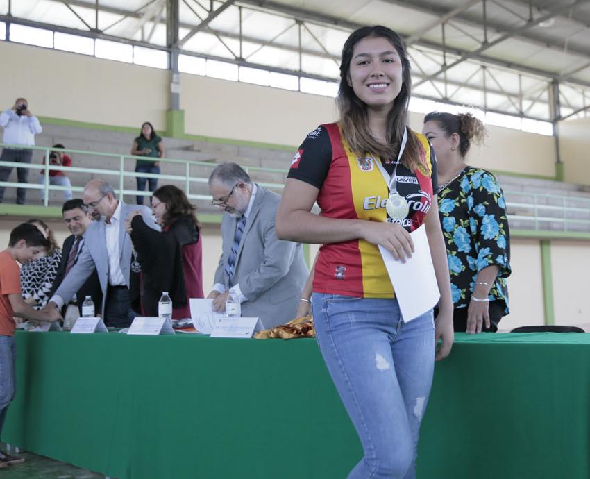 Entregan en la Preparatoria de Tonalá reconocimientos a bachilleres de Jalisco destacados en la Olimpiada Estatal de Matemáticas