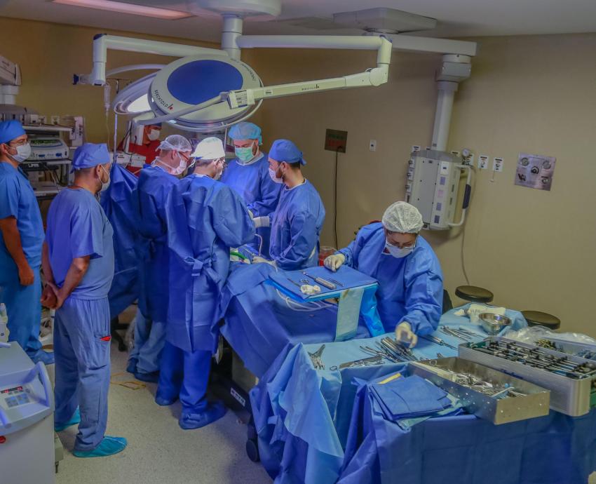 Jornadas de Cirugía para Deformidad de Compleja de Columna Vertebral en el HCG han beneficiado medio centenar de pacientes en seis ediciones