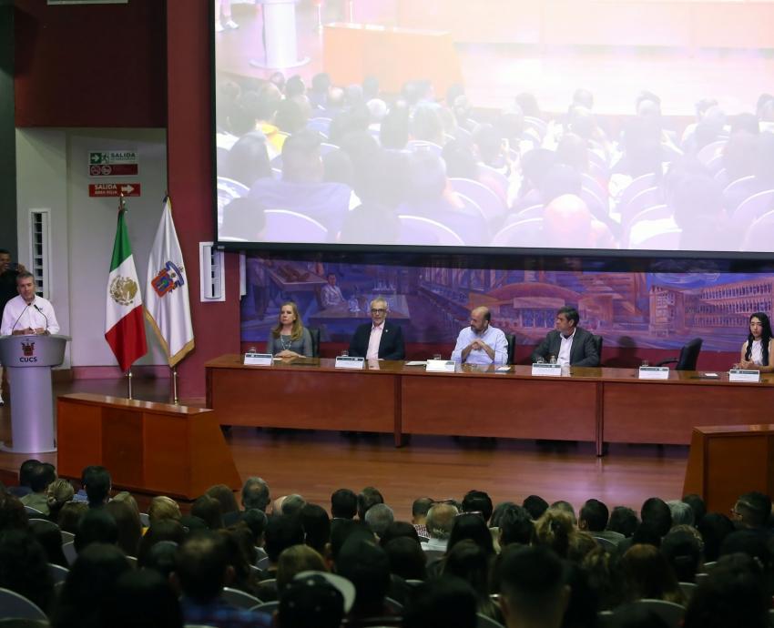 Rinde informe de actividades secretario del SUTUdeG