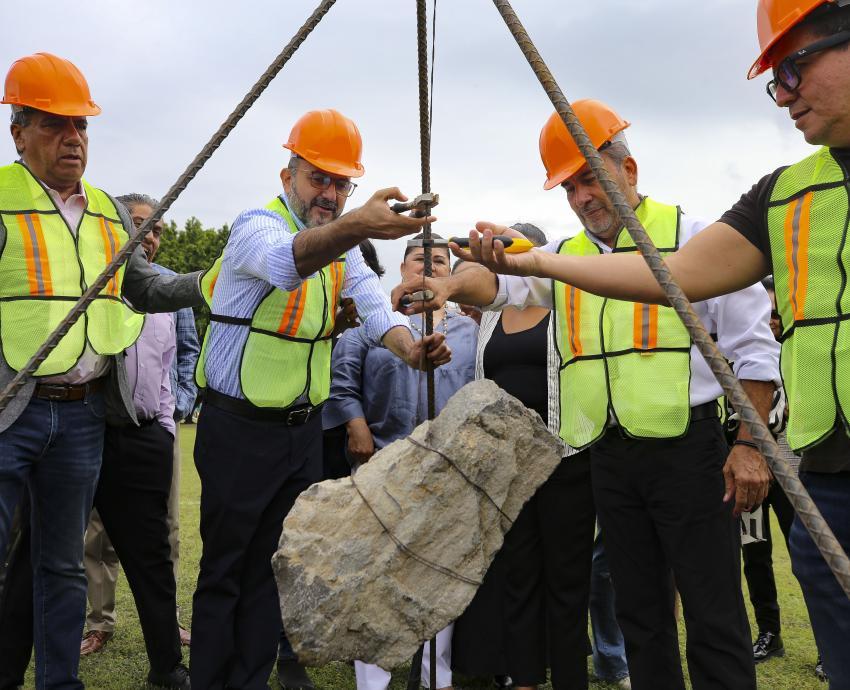 Rinde informe de actividades secretario del SUTUdeG