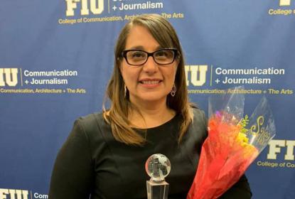 Universidad Internacional de Florida reconoce a profesora de UDGVirtual por su labor en el periodismo