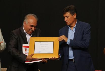Publio García Tello recibe premio de la II Bienal de Composición  Rubén Fuentes