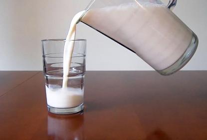 Buscan combatir “leches patito” con iniciativa de ley que fue nutrida con investigaciones de académicos del CUAltos