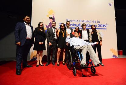 Recibe egresado de UDGVirtual Premio Estatal de la Juventud Jalisco 2019