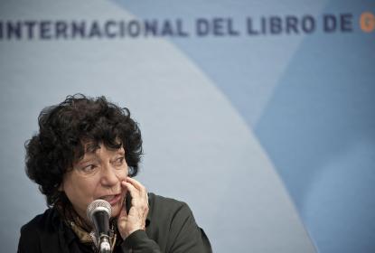 Luisa Valenzuela enfrenta al poder con la lectura