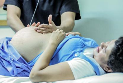 Mujeres embarazadas corren un alto riesgo ante COVID-19