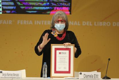 Diamela Eltit será homenajeada por el gobierno chileno