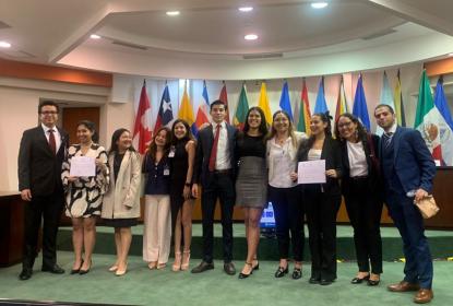 Estudiantes del CUCSH ganan concursos universitarios de litigios de la UNAM y Acodi