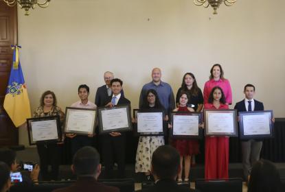 Reconocen con Premio Estatal de la Juventud a egresados de UdeG