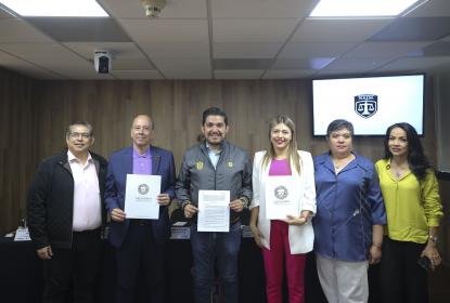 Firma UdeG acuerdo de colaboración con Colegio de abogados
