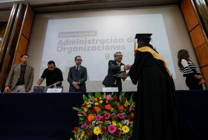 Egresan los primeros estudiantes del CUGDL