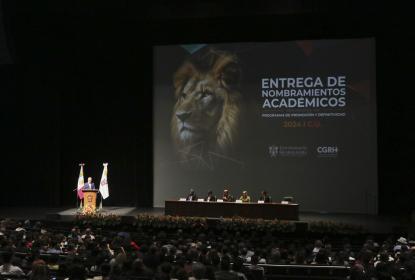 Obtienen nombramiento definitivo mil 200 docentes de centros universitarios