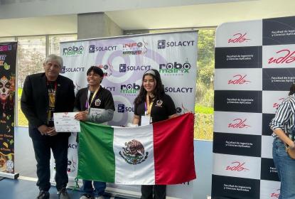 Estudiantes de preparatorias SEMS ganan medallas de oro y bronce en Infomatrix Sudamérica 2025