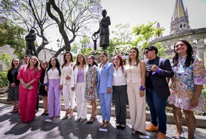 Karla Planter y autoridades municipales rinden homenaje a la educadora y humanista Irene Robledo García