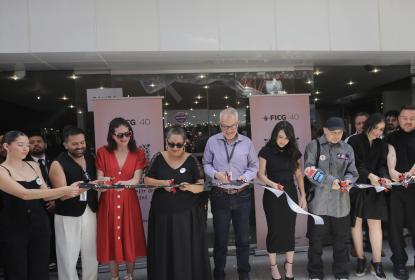 “Honestamente”, un recorrido entre moda y cultura pop junto a Denisse Guerrero