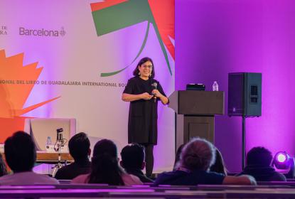 Eileen Truax llama a replantear el lenguaje y las narrativas sobre migración