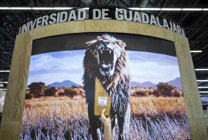 Pabellón de UdeG gana el Premio Platino al Mejor Stand de FIL 2025