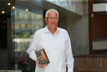 Salvador Mena Munguía presenta su primera novela de ciencia ficción sobre maíz transgénico