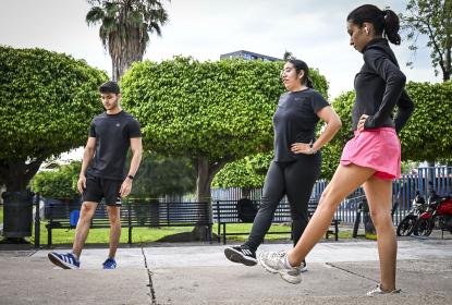Ayuda a la salud mental hacer actividad física en áreas naturales