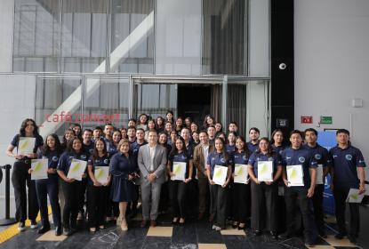 Se gradúa primera generación de Beca Fundación UDG Global para aprender inglés 