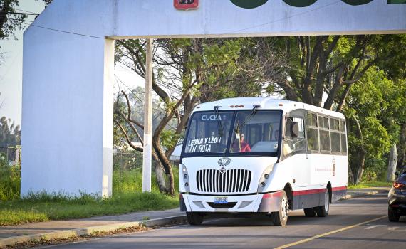 Lanza CUCBA “Leona y León en ruta”, programa de transporte escolar gratuito