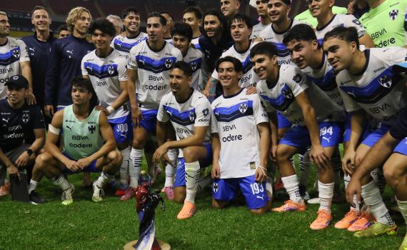 Monterrey levanta la Copa Pacífica Centenario de la UdeG