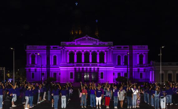 Universitarias se unen para conmemorar el 8M en Explanada de Rectoría General 