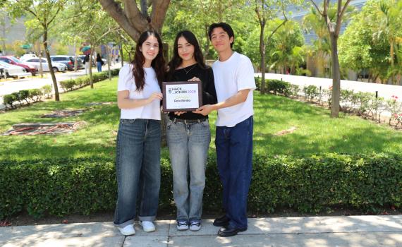 Estudiantes del CUAAD obtienen segundo lugar en Hackatón nacional
