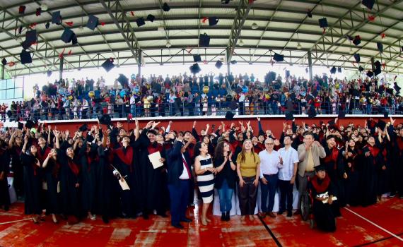 Karla Planter se compromete a apoyar a graduados de la Prepa de Zacoalco de Torres en proyectos de investigación y estancias en el extranjero