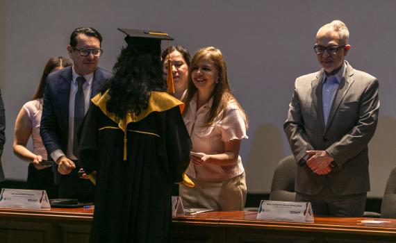 Celebra Rectora General a la primera generación de médicos del CUTlajomulco