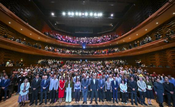 SEP, UNESCO y UdeG abren debate nacional sobre efectos de las pantallas en jóvenes